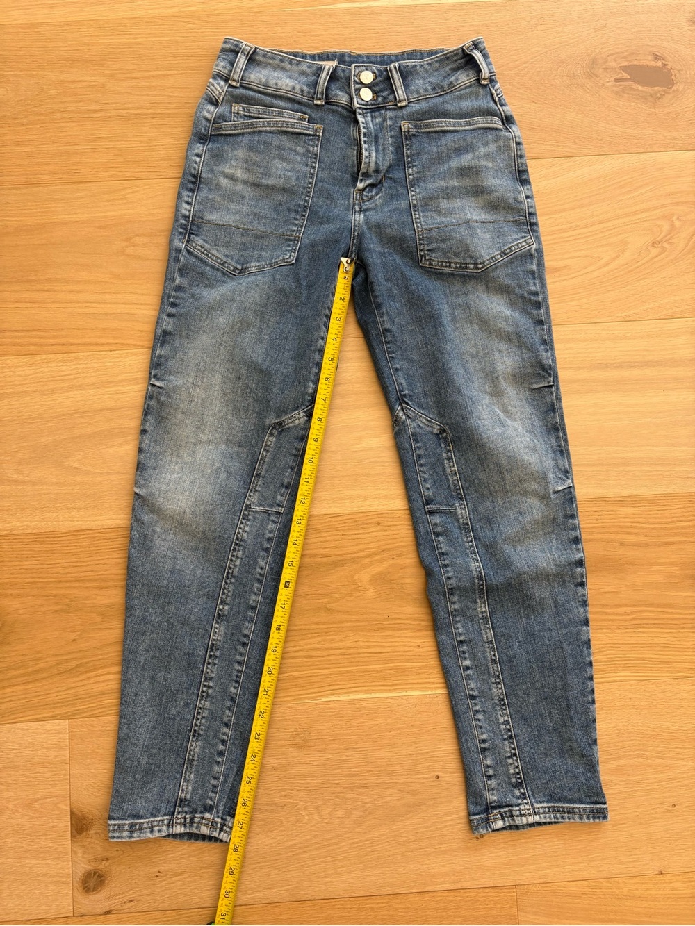 Pilcro Wanderer Mid-Rise Relaxed Washed Blue Jeans, EUC, size 26.